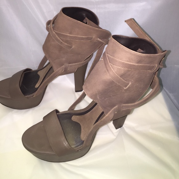 Vera Wang Lavender Abby Buckskin Leather Platform Sandals - Picture 3 of 7
